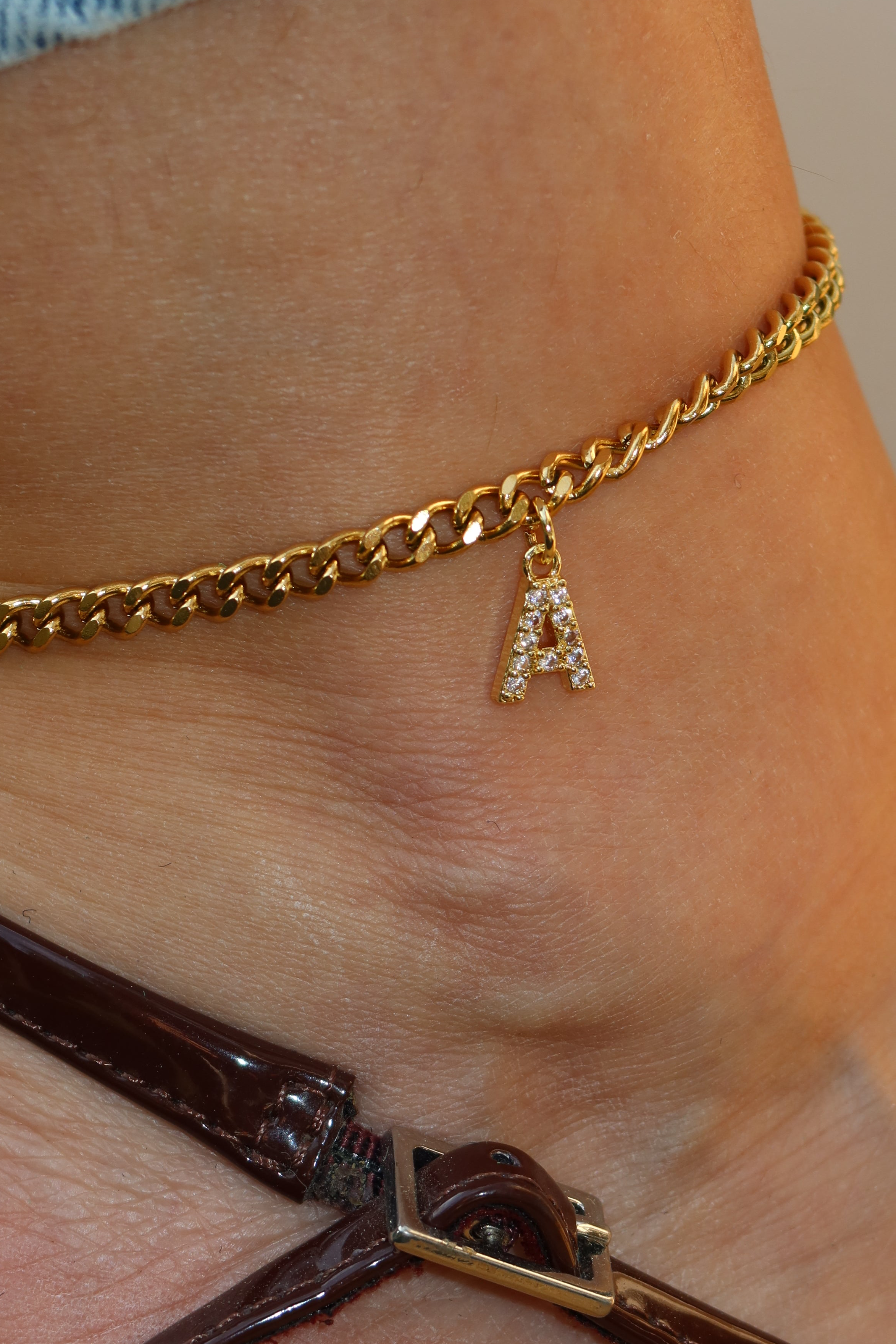Pulseira Pé Initial Charm