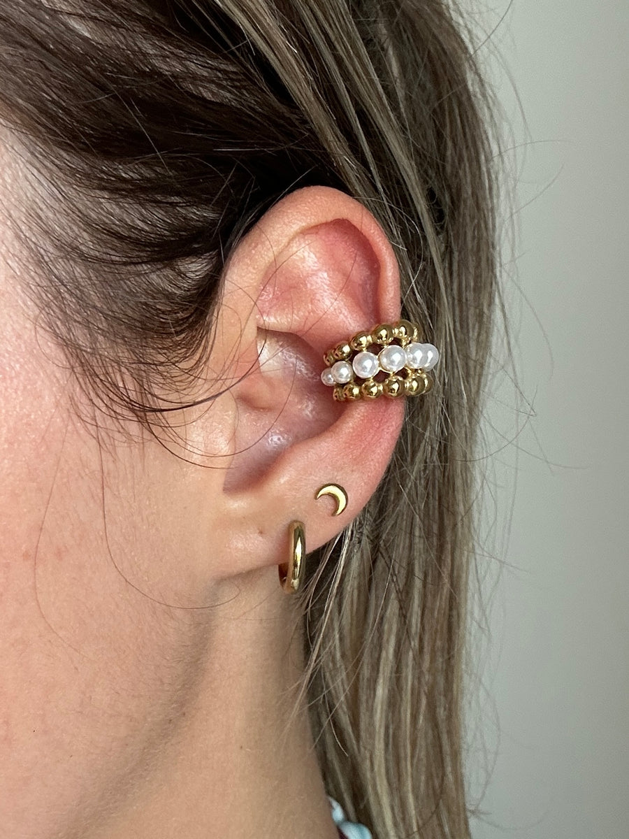 Ear cuff Golden Pearl Hug