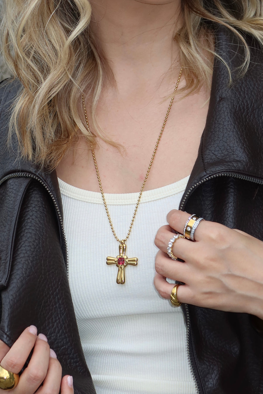 Colar Ruby Cross